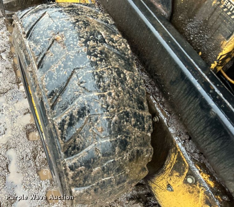 image for item NE9753 1993 New Holland L783 skid steer loader