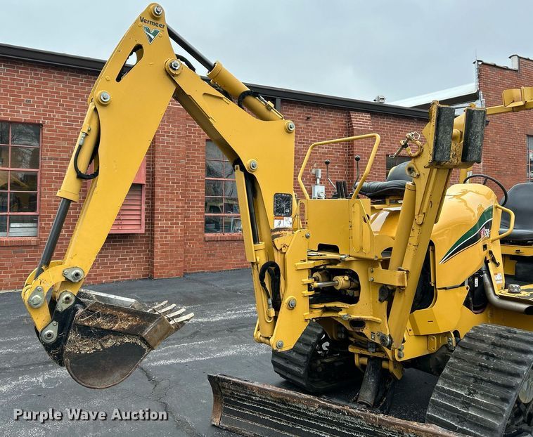 image for item NE9780 2010 Vermeer RTX750 vibratory cable plow