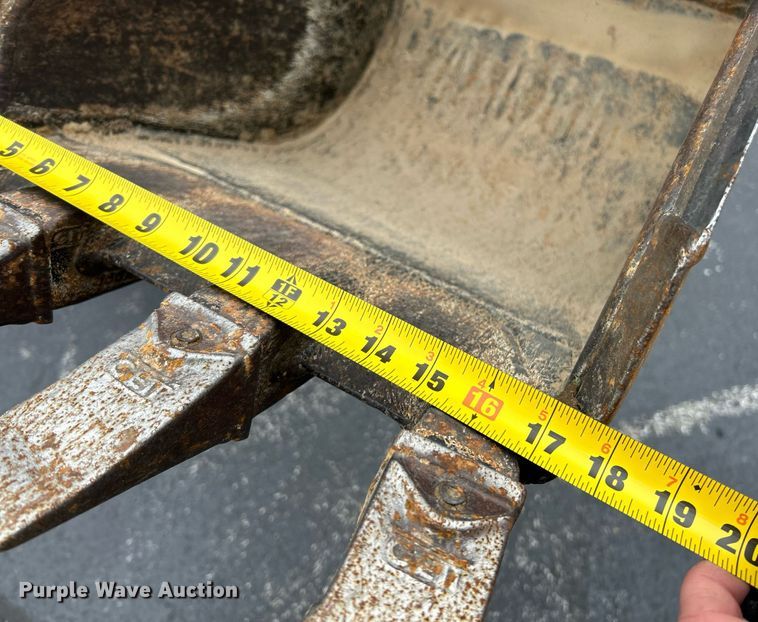 image for item NE9780 2010 Vermeer RTX750 vibratory cable plow