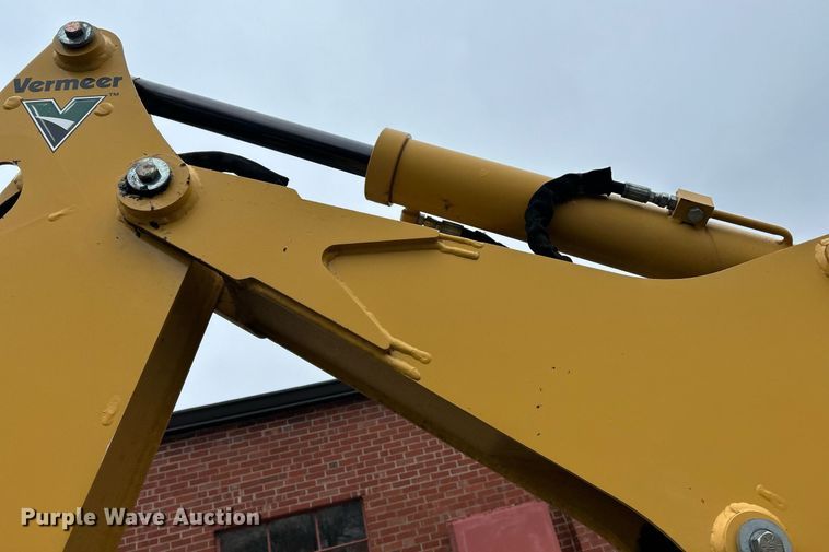 image for item NE9780 2010 Vermeer RTX750 vibratory cable plow