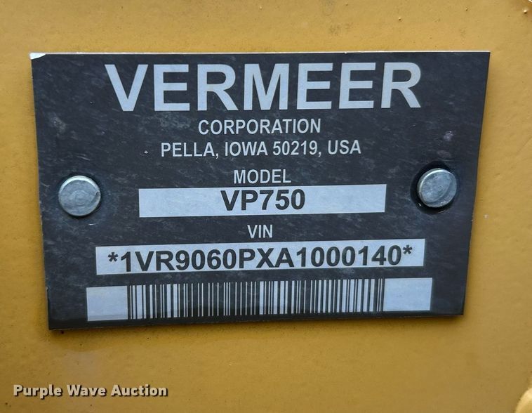 image for item NE9780 2010 Vermeer RTX750 vibratory cable plow