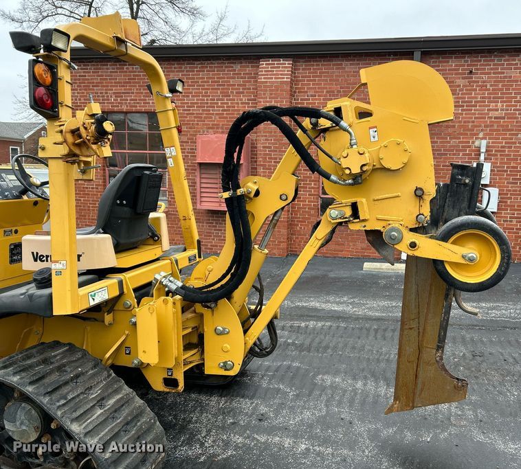 image for item NE9780 2010 Vermeer RTX750 vibratory cable plow