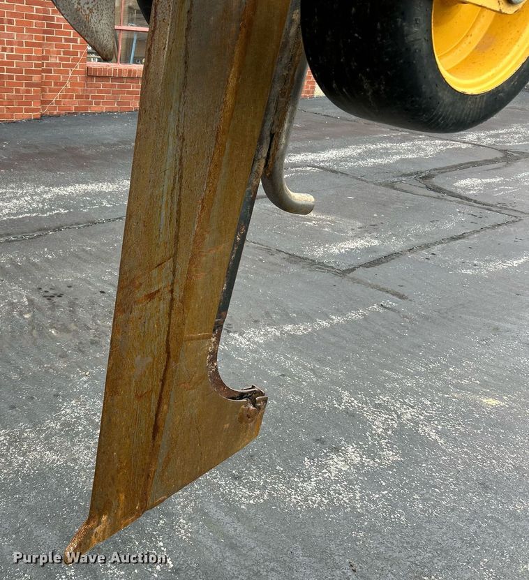 image for item NE9780 2010 Vermeer RTX750 vibratory cable plow