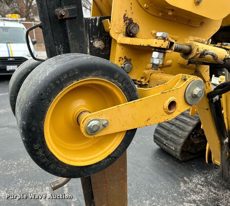 image for item NE9780 2010 Vermeer RTX750 vibratory cable plow