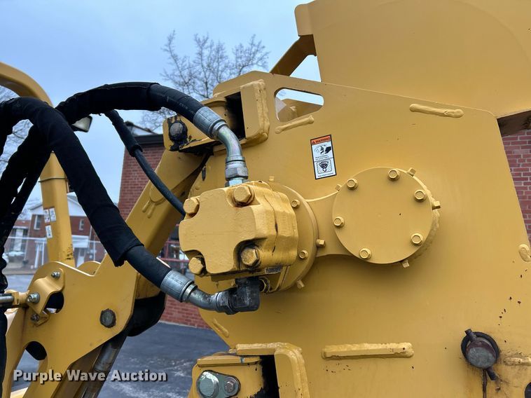 image for item NE9780 2010 Vermeer RTX750 vibratory cable plow