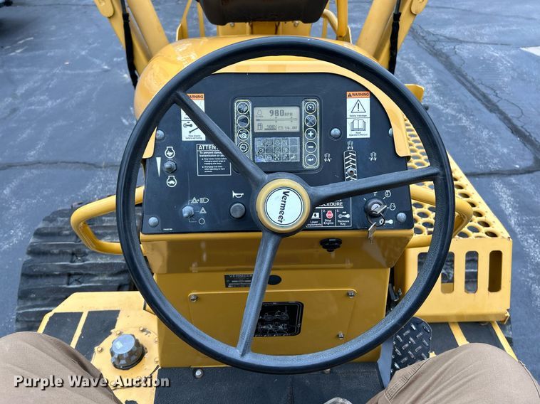 image for item NE9780 2010 Vermeer RTX750 vibratory cable plow