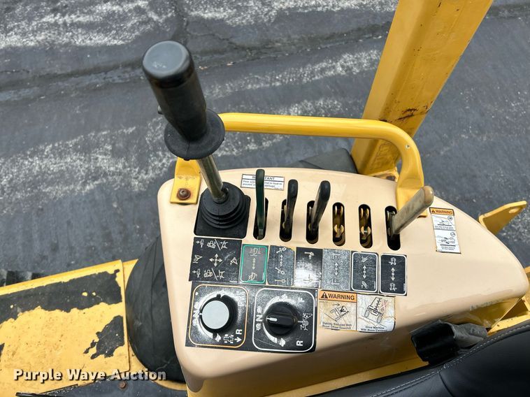 image for item NE9780 2010 Vermeer RTX750 vibratory cable plow