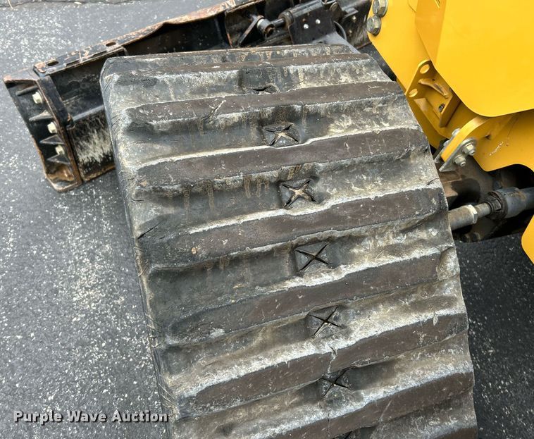 image for item NE9780 2010 Vermeer RTX750 vibratory cable plow