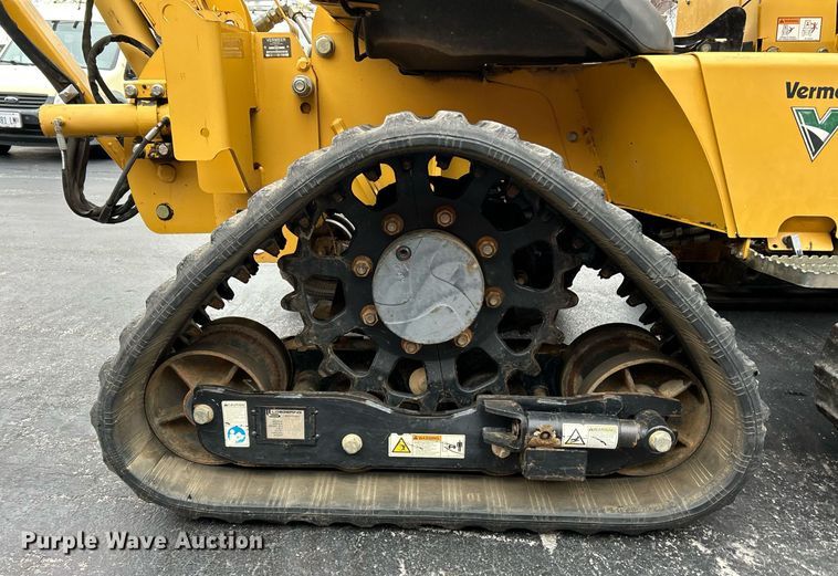 image for item NE9780 2010 Vermeer RTX750 vibratory cable plow