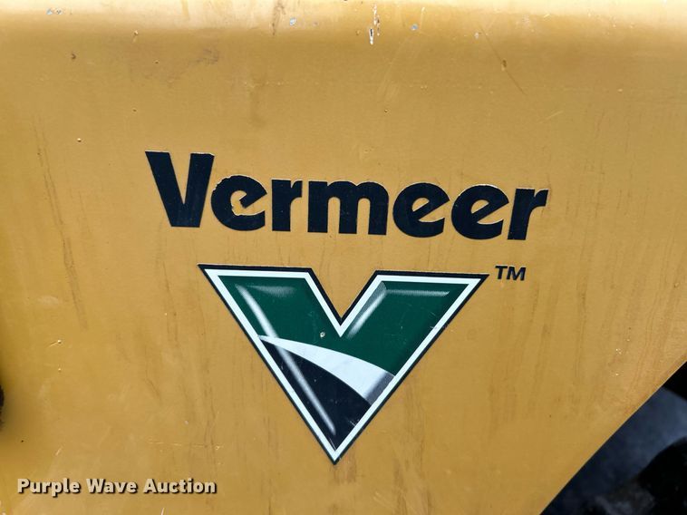 image for item NE9780 2010 Vermeer RTX750 vibratory cable plow