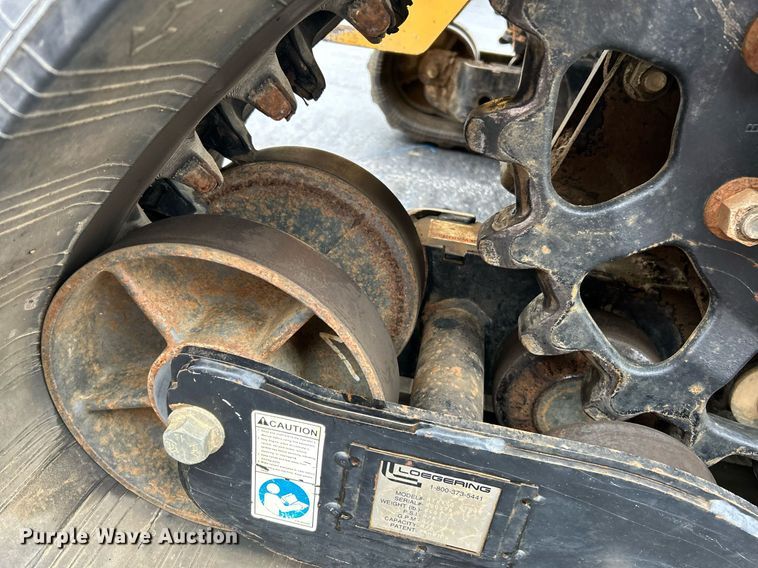 image for item NE9780 2010 Vermeer RTX750 vibratory cable plow