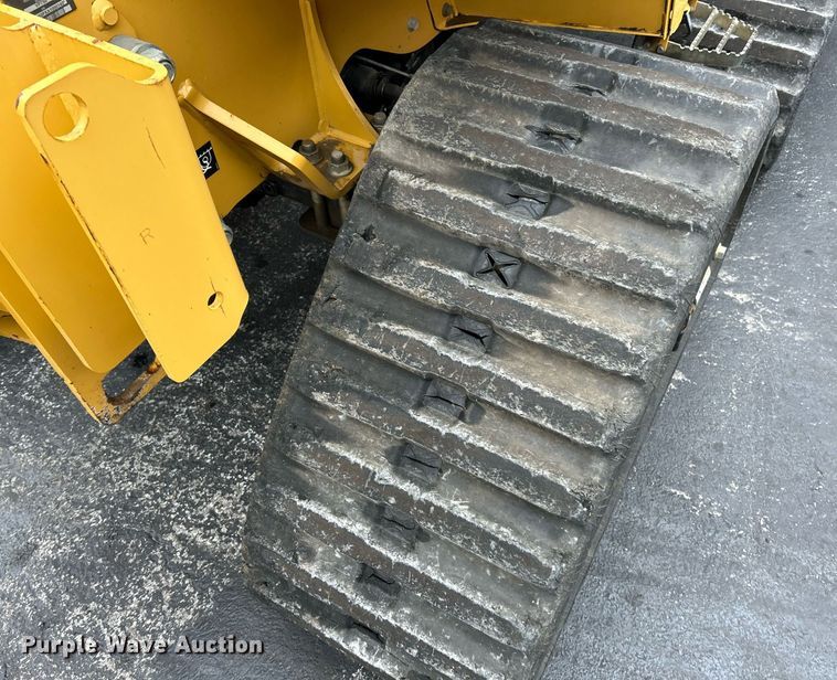 image for item NE9780 2010 Vermeer RTX750 vibratory cable plow