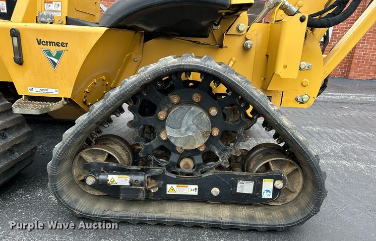 image for item NE9780 2010 Vermeer RTX750 vibratory cable plow