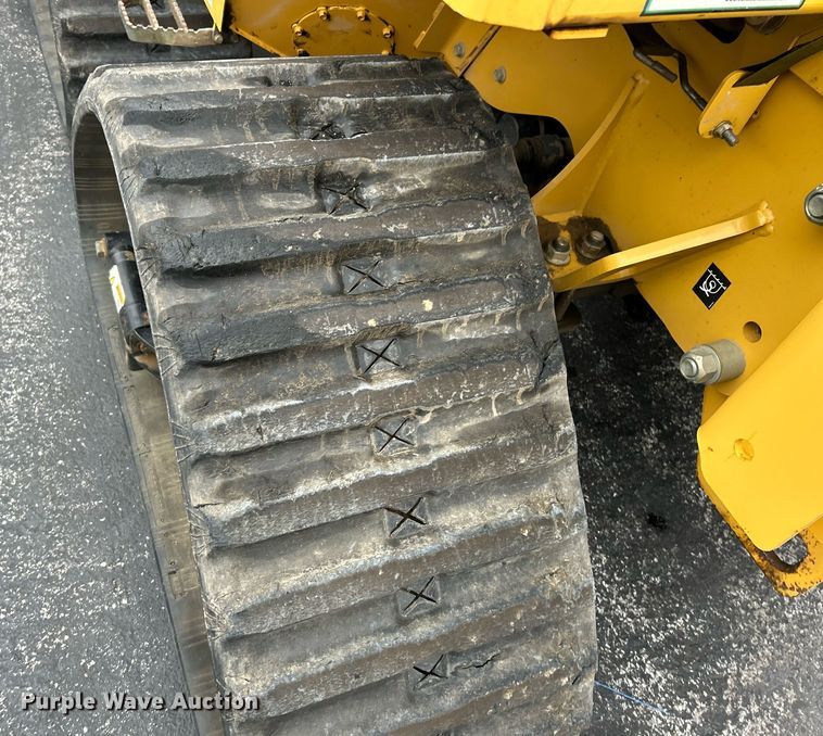 image for item NE9780 2010 Vermeer RTX750 vibratory cable plow