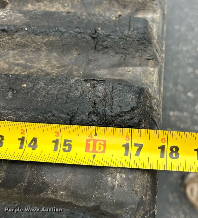 image for item NE9780 2010 Vermeer RTX750 vibratory cable plow