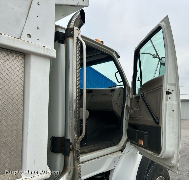 image for item NE9782 2007 Sterling  L8500 dump truck