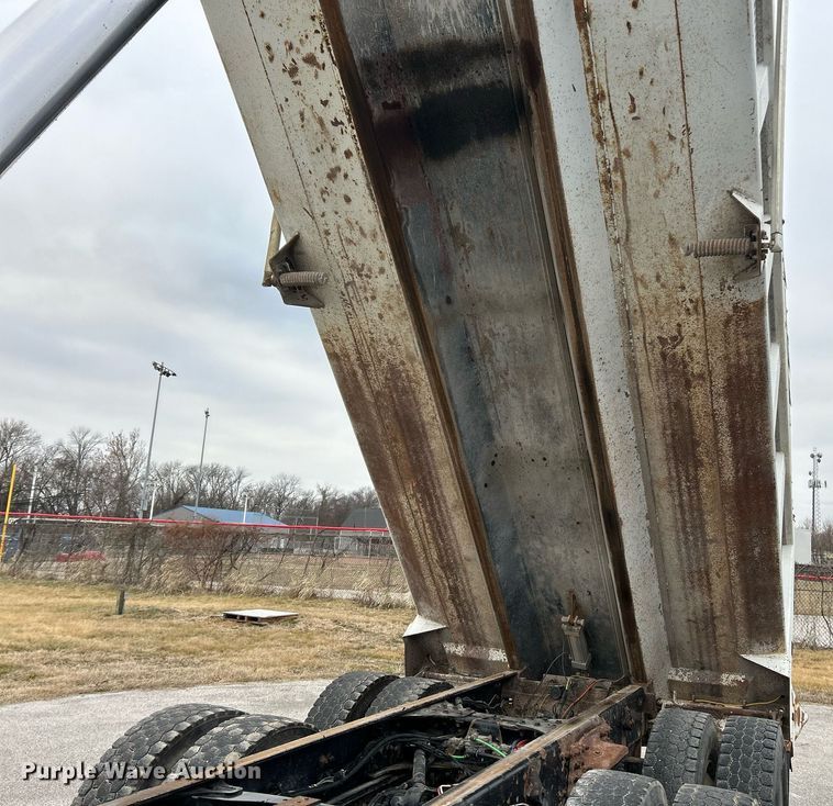 image for item NE9782 2007 Sterling  L8500 dump truck