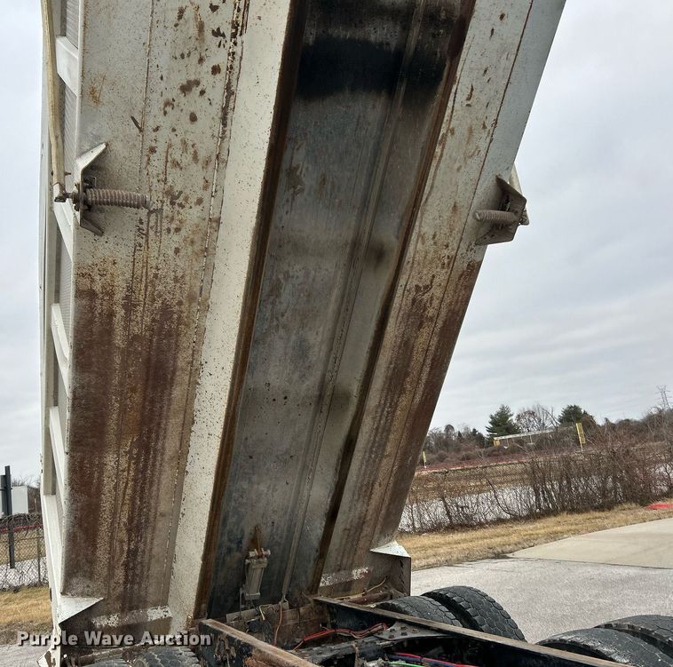 image for item NE9782 2007 Sterling  L8500 dump truck