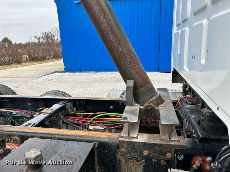 image for item NE9782 2007 Sterling  L8500 dump truck