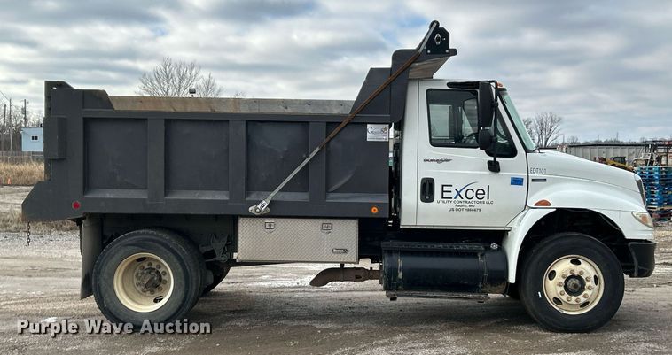 image for item NE9784 2009 International 4400 SBA dump truck