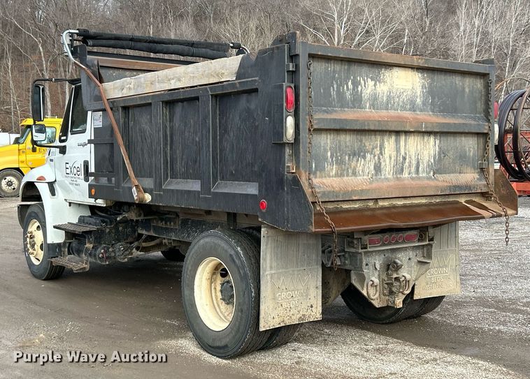 image for item NE9784 2009 International 4400 SBA dump truck