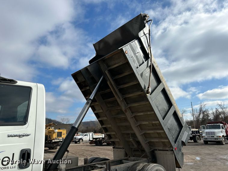 image for item NE9784 2009 International 4400 SBA dump truck