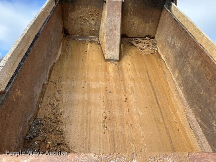 image for item NE9784 2009 International 4400 SBA dump truck