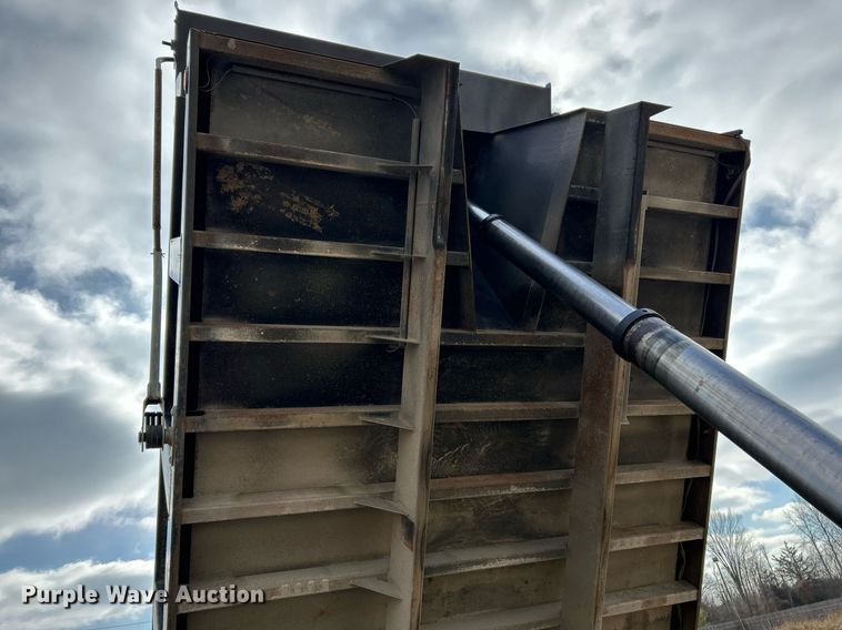 image for item NE9784 2009 International 4400 SBA dump truck