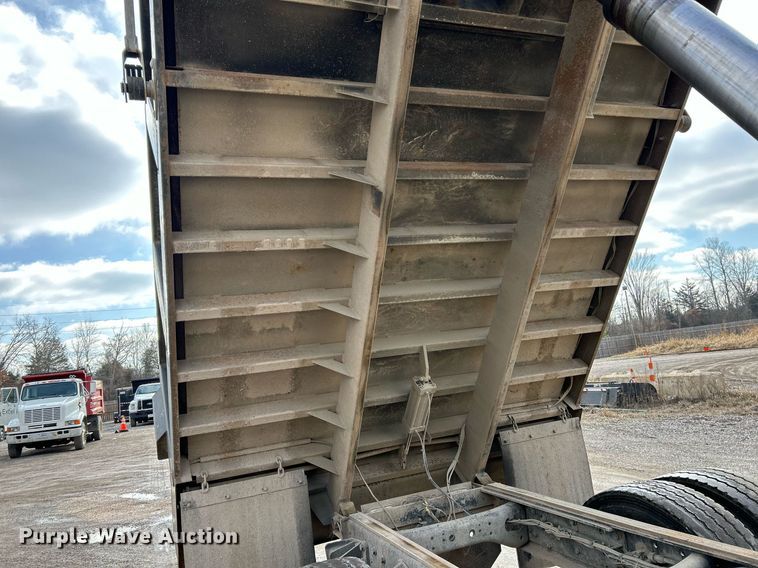 image for item NE9784 2009 International 4400 SBA dump truck