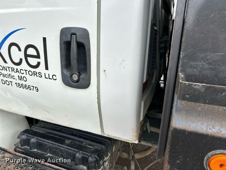 image for item NE9784 2009 International 4400 SBA dump truck