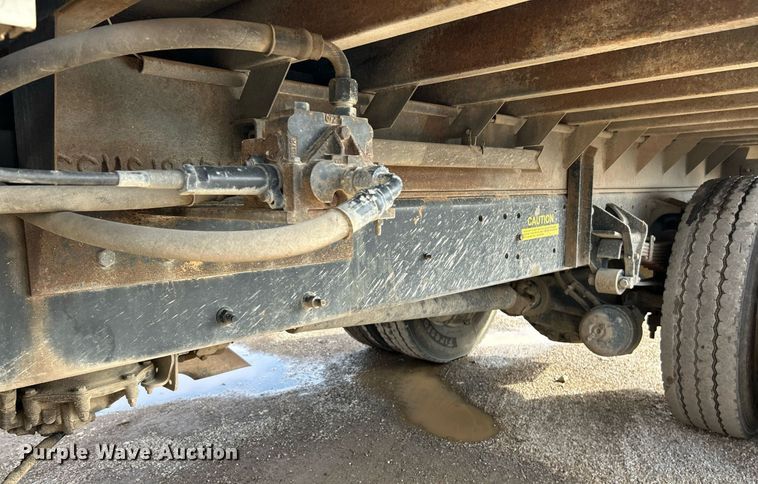 image for item NE9784 2009 International 4400 SBA dump truck