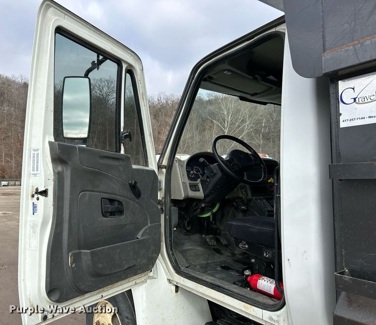 image for item NE9784 2009 International 4400 SBA dump truck