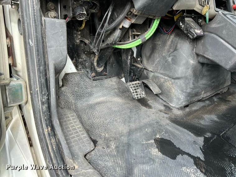 image for item NE9784 2009 International 4400 SBA dump truck