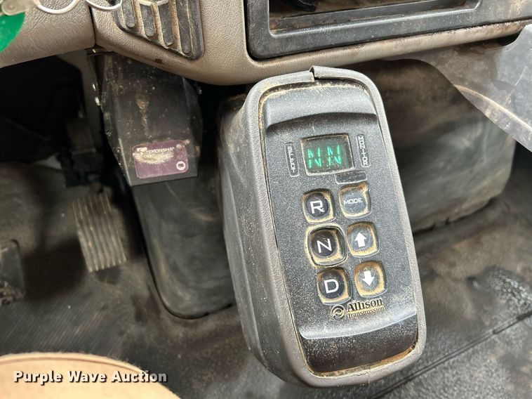 image for item NE9784 2009 International 4400 SBA dump truck