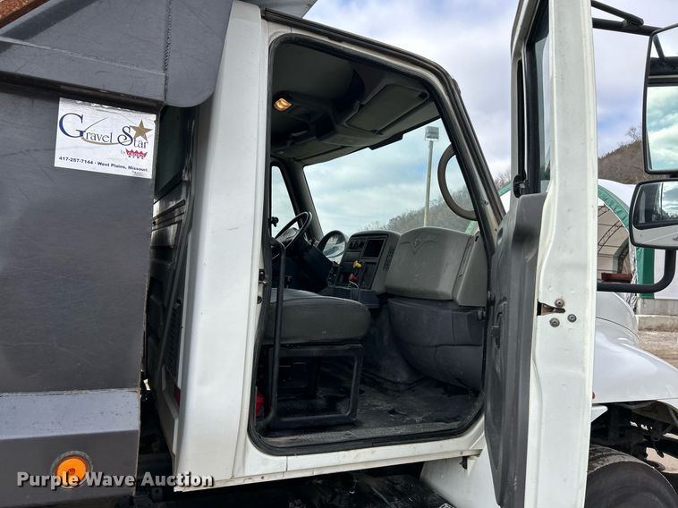 image for item NE9784 2009 International 4400 SBA dump truck