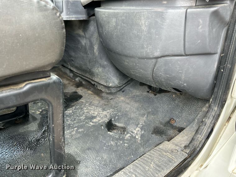 image for item NE9784 2009 International 4400 SBA dump truck