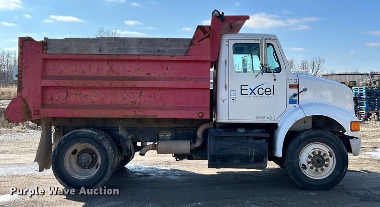 image for item NE9785 1997 International 8100 dump truck
