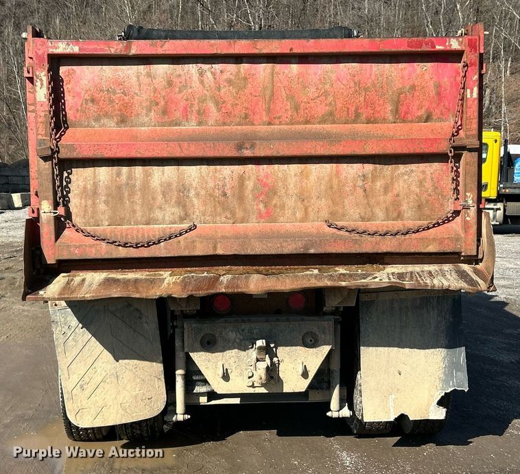 image for item NE9785 1997 International 8100 dump truck