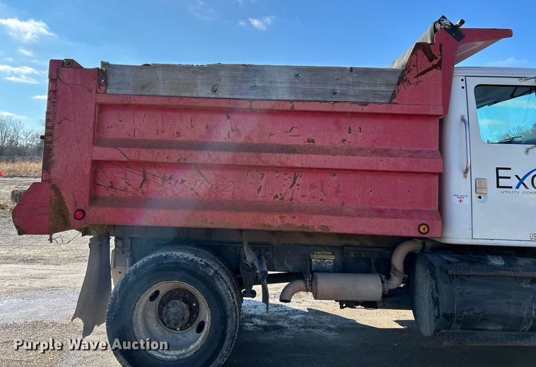 image for item NE9785 1997 International 8100 dump truck
