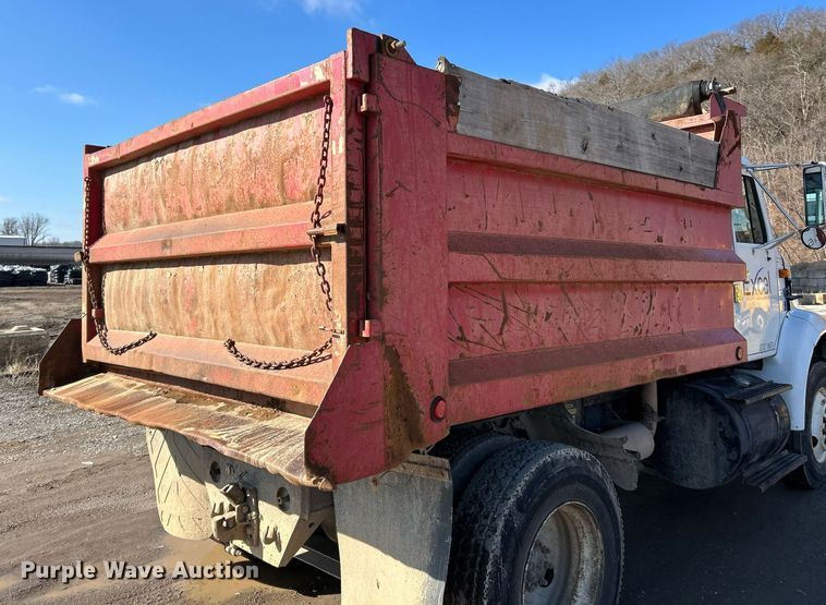 image for item NE9785 1997 International 8100 dump truck