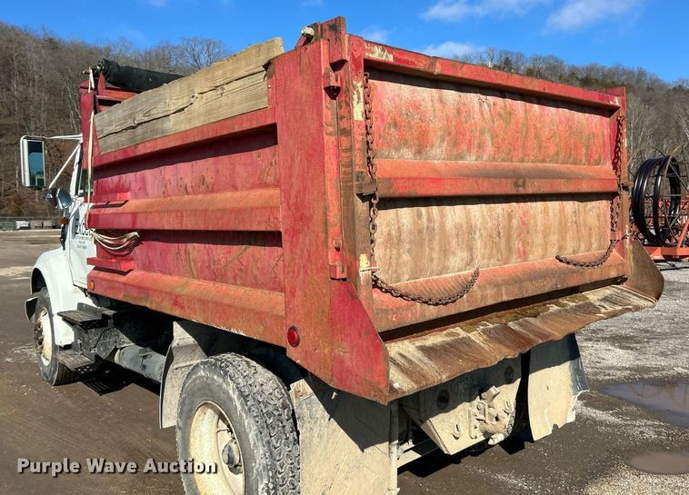 image for item NE9785 1997 International 8100 dump truck