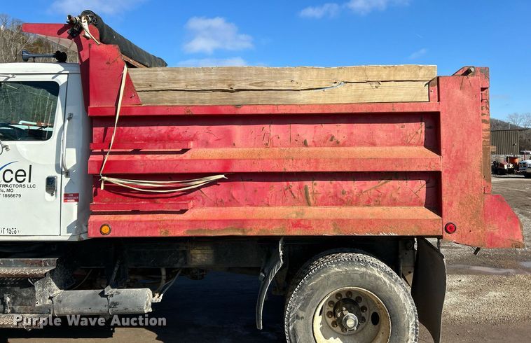 image for item NE9785 1997 International 8100 dump truck
