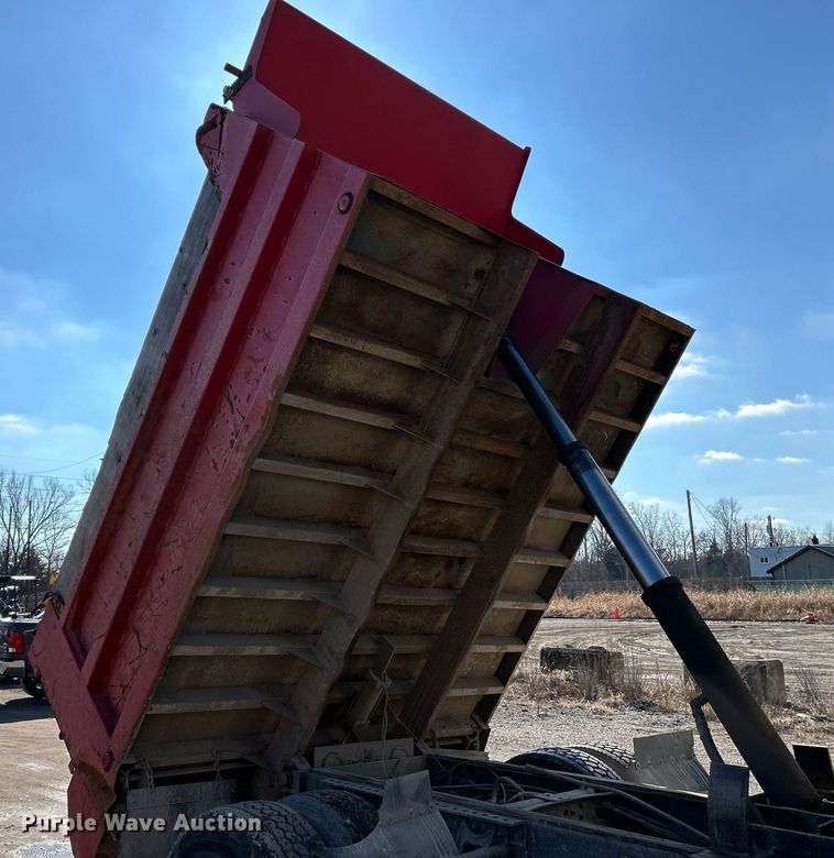 image for item NE9785 1997 International 8100 dump truck