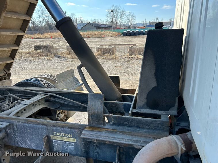 image for item NE9785 1997 International 8100 dump truck