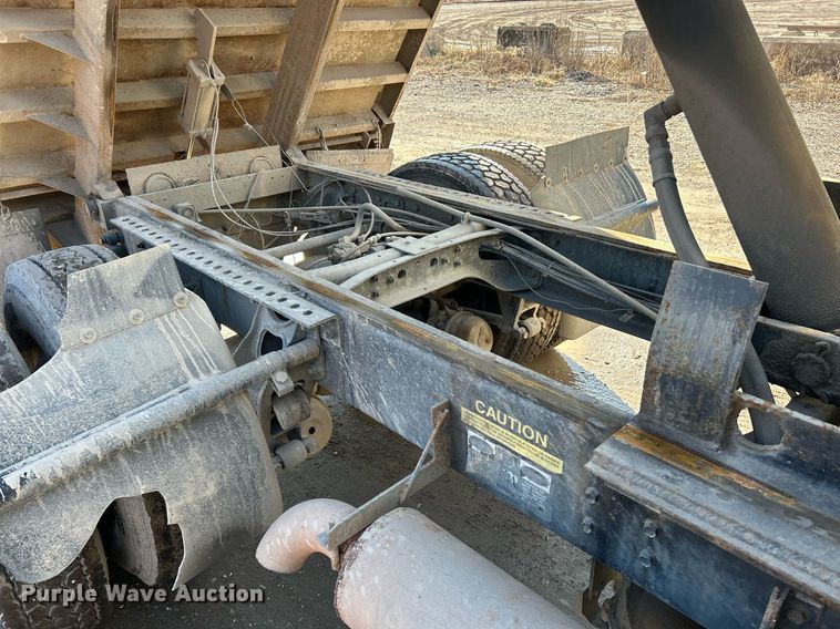 image for item NE9785 1997 International 8100 dump truck