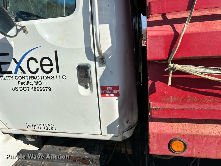 image for item NE9785 1997 International 8100 dump truck