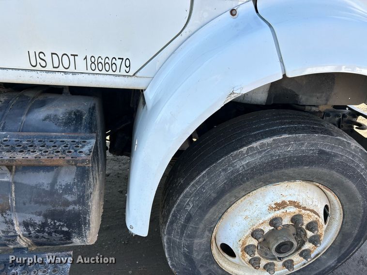 image for item NE9785 1997 International 8100 dump truck