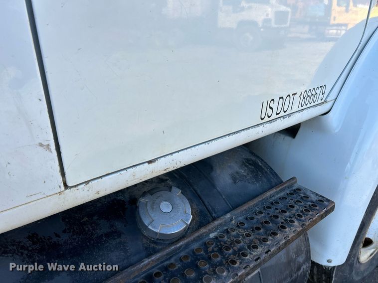 image for item NE9785 1997 International 8100 dump truck