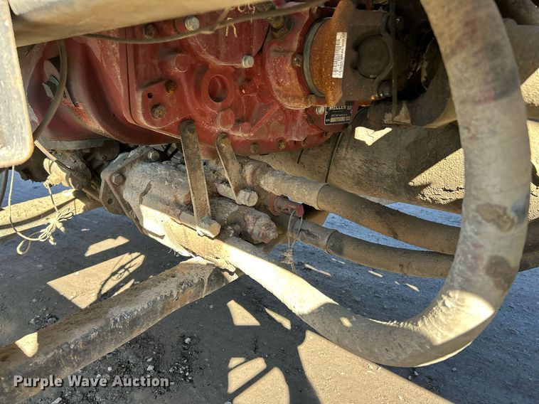 image for item NE9785 1997 International 8100 dump truck