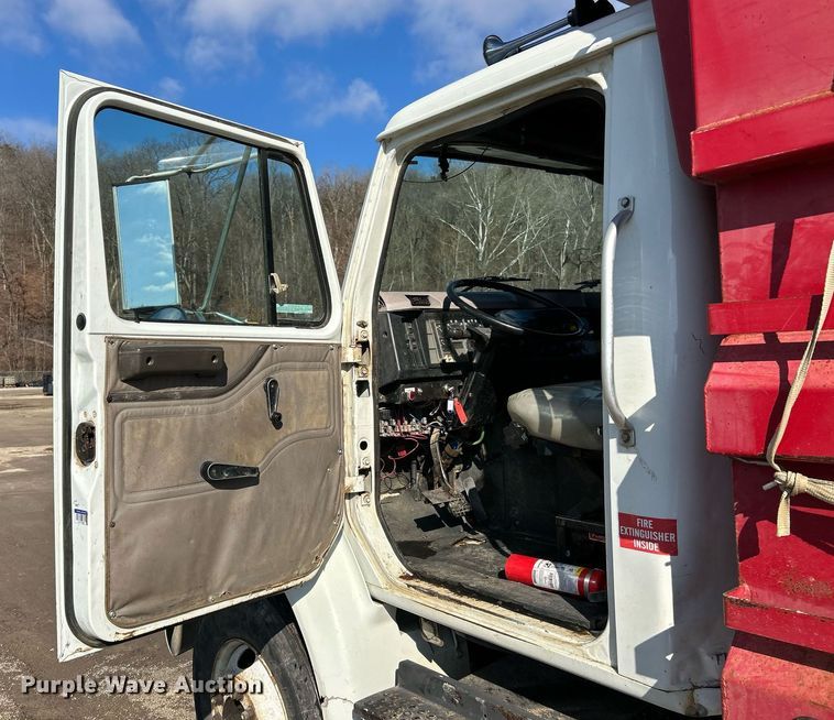 image for item NE9785 1997 International 8100 dump truck